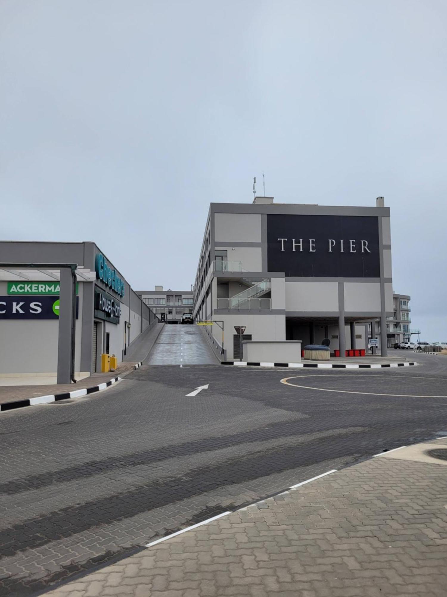 The Pier No. 7 Apartment Суакопмунд Екстериор снимка