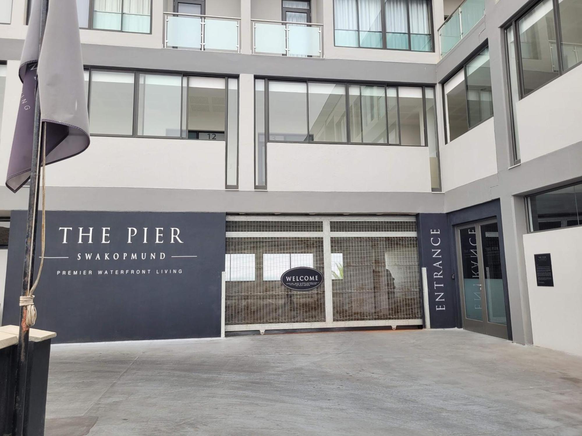 The Pier No. 7 Apartment Суакопмунд Екстериор снимка